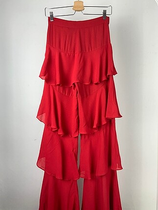 Zara Zara Kumaş Pantolon %70 İndirimli.