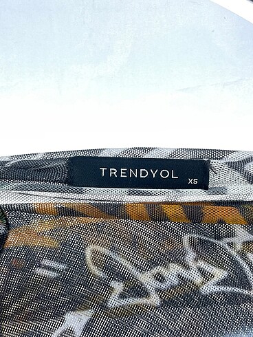 xs Beden çeşitli Renk Trendyol & Milla Bluz %70 İndirimli.