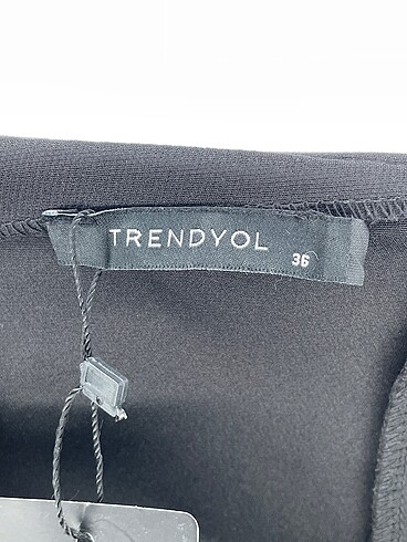36 Beden siyah Renk Trendyol & Milla Mini Şort %70 İndirimli.