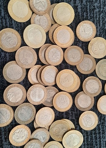 Altın ve Gri Renkli Puzzle Parçaları - Görsel 2