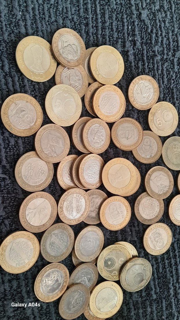 Altın ve Gri Renkli Puzzle Parçaları - Görsel 3