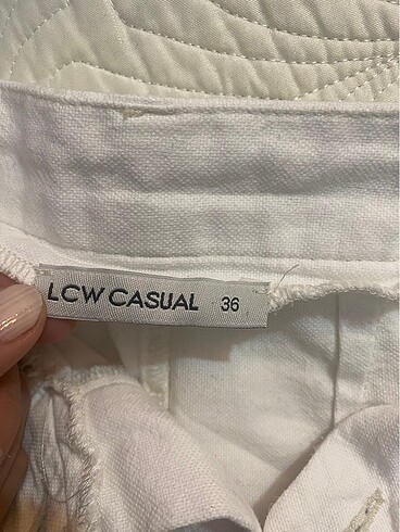 LC Waikiki Beyaz pantolon