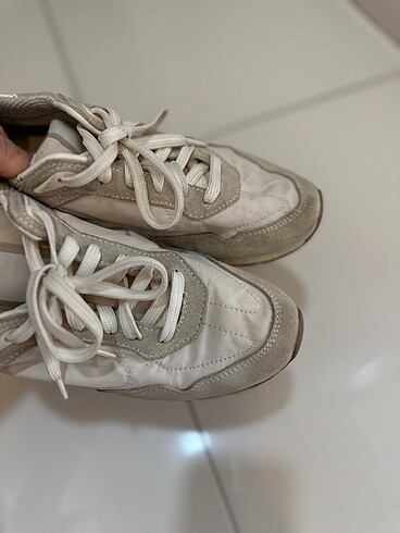 Zara Bez spor