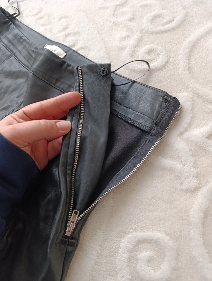 İpekyol Kadın Siyah Deri Kemerli Cigarette Pantolon - Görsel 3