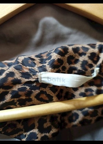 batik Düğmeli Kahverengi vizon renk Midi Kadın trençkot - Görsel 3