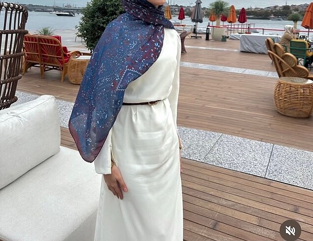 Zara Beyaz incili tesettür elbisesi