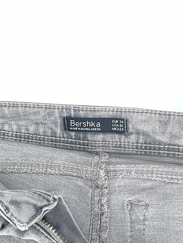 34 Beden çeşitli Renk Bershka Skinny %70 İndirimli.