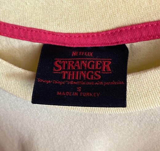 s Beden stranger things tisort