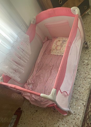 Pembe Oyun Parkı Beşik