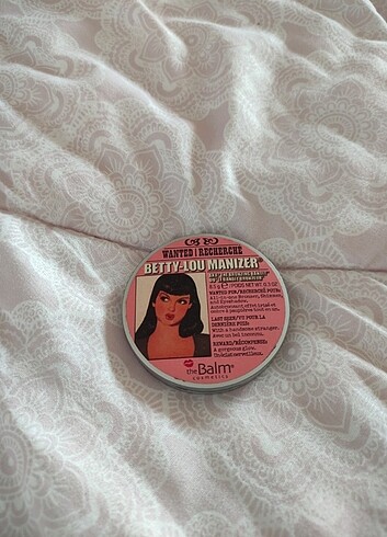 theBalm betty lou manizer