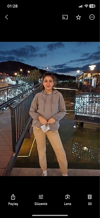 Sweatshirt