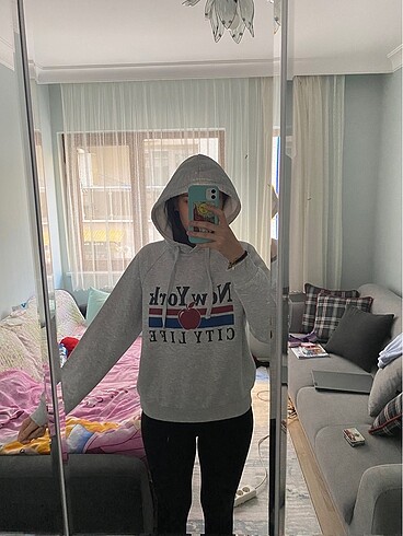 Sweatshirt