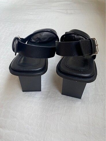 38 Beden siyah Renk Mango Topuklu Sandalet