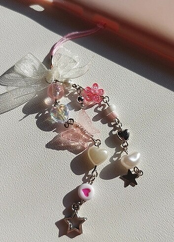 PEMBE HOLOGRAM KURDELELİ CHARM 