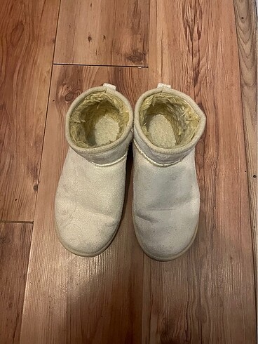 39 Beden Krem Rengi Ugg Bot