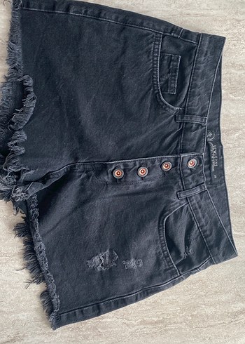 28 Beden Düğmeli Siyah Mini Denim Şort