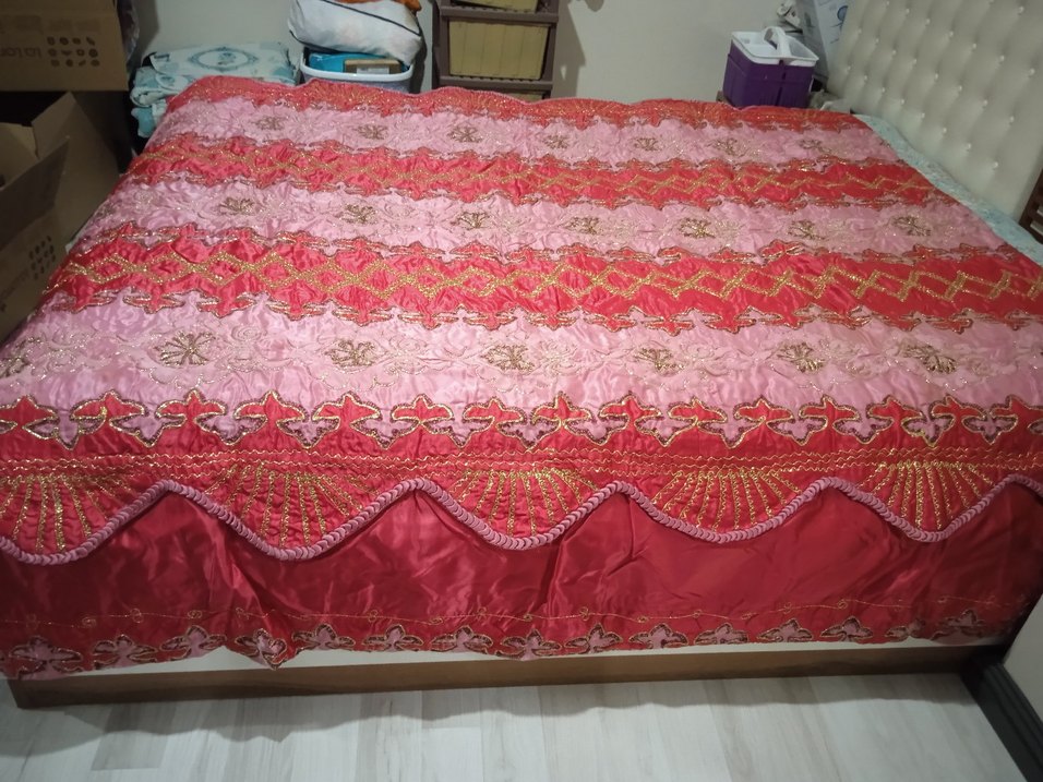 Nakışlı Çok Renkli Yatak Örtüsü - Görsel 4