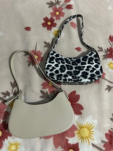 Leoparlı ve krem rengi baget çanta