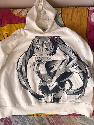 l Beden Pull&Bear Hatsune Miku Sweatshirt