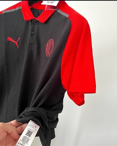 s Beden siyah Renk A.C Milan orijinal polo yaka tişört