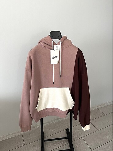 Pull and bear orijinal sıfır etiketli sweatshirt