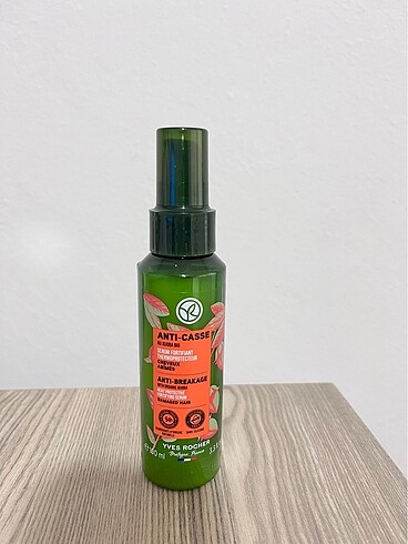 YVES ROCHER ANTI-CASSE SERUM