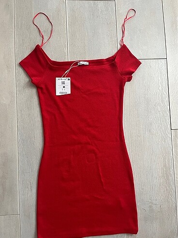 Bershka Elbise