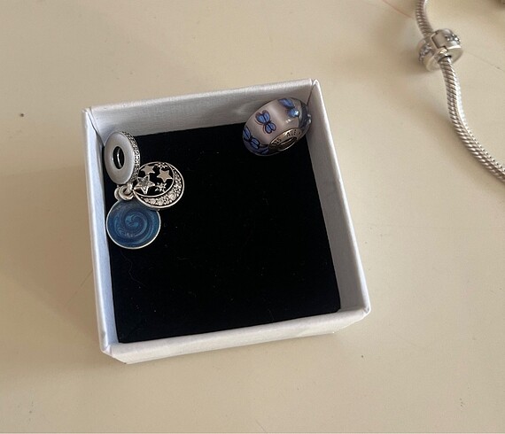  Beden pandora charm