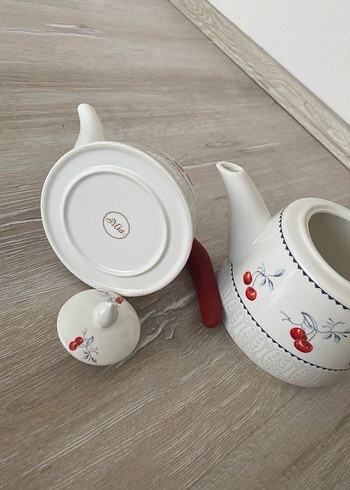 Esse porselen Kiraz desenli beyaz çaydanlık seti - Görsel 4