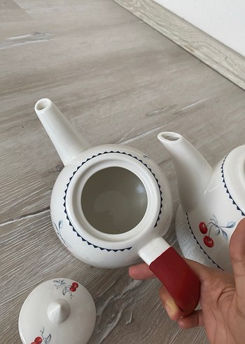 Esse porselen Kiraz desenli beyaz çaydanlık seti - Görsel 3