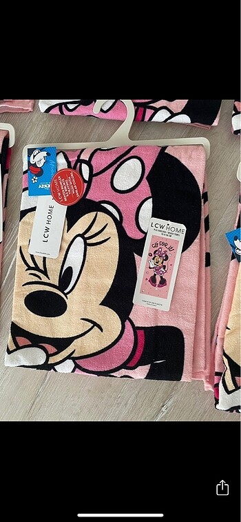 Minnie mouse plaj havlusu