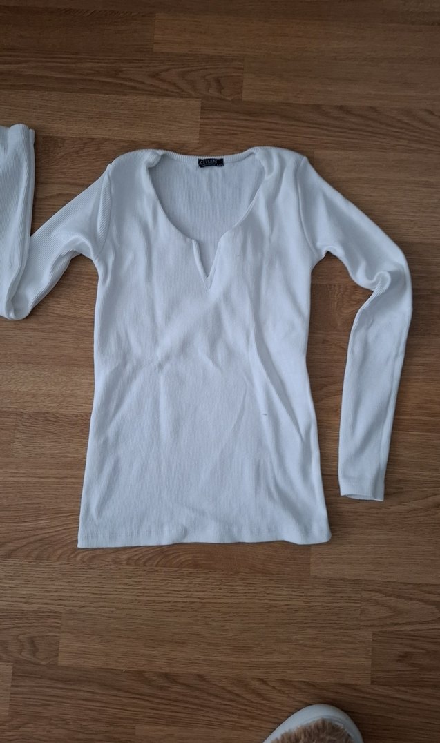 Beyaz V Yaka İnce Pamuklu bluz - Görsel 2