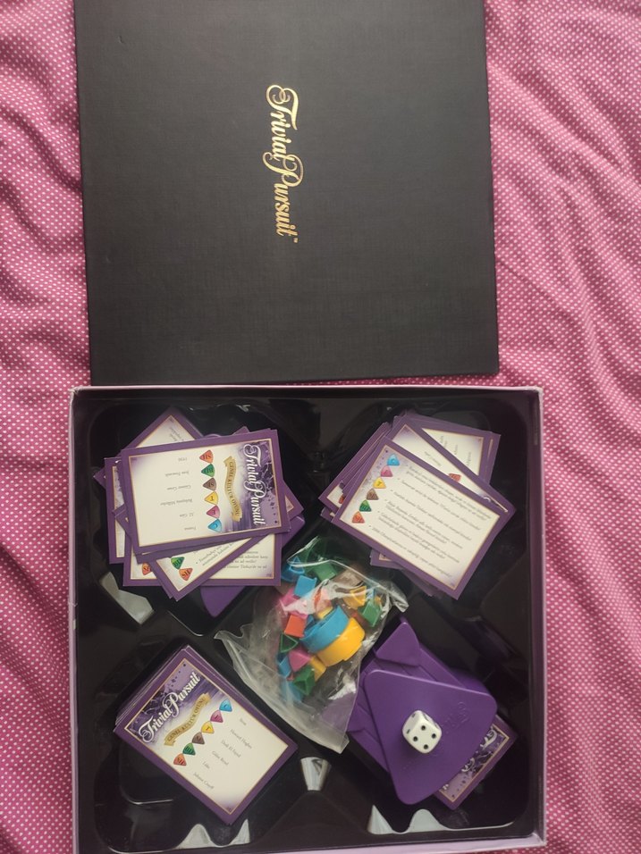 Trivial Pursuit Genel Kültür Oyunu - Mor - Görsel 2