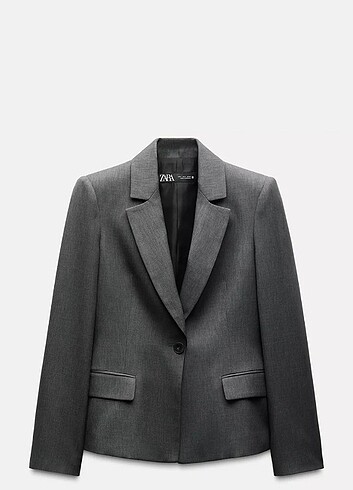 Vatkalı vücuda oturan blazer