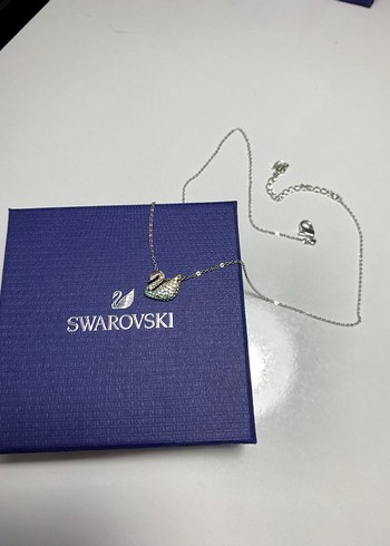 Beden Swarovski Mavi Zincir Detaylı Kuğu Kolye
