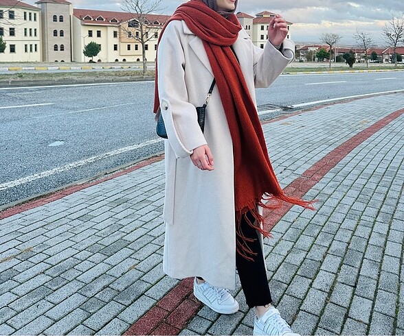WOMAN KABAN
