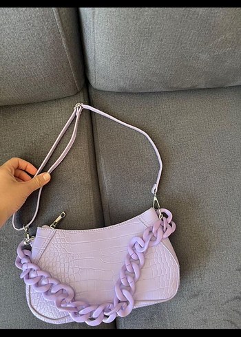 Bershka Mor Zincir Detaylı Yılan Desenli Deri Çanta