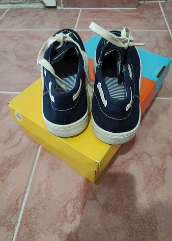 34 Beden Erkek Çocuk Lacivert Bağcıklı Sneakers