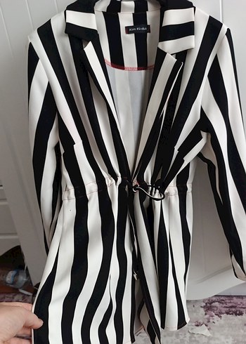 40 Beden Zebra Desenli Kemerli Kadın Blazer