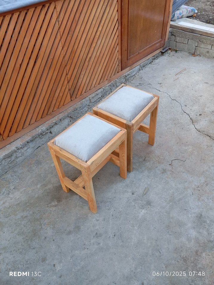 Bej  Minderli ahşap tabure - Görsel 5