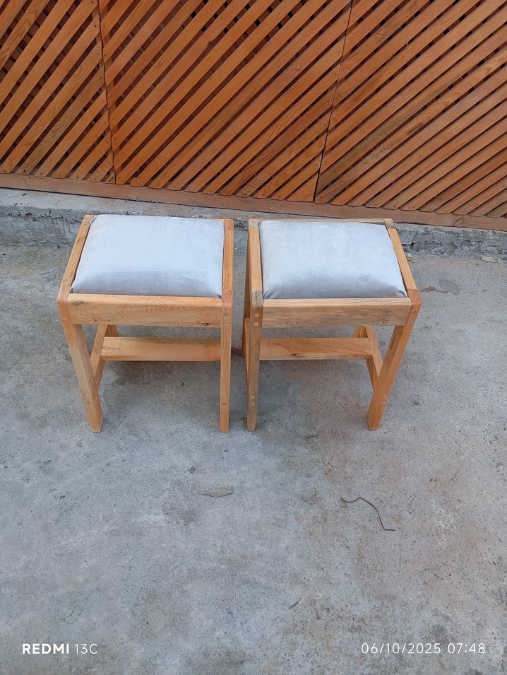 Bej  Minderli ahşap tabure - Görsel 2