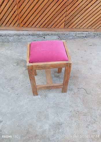  Beden ahşap tabure