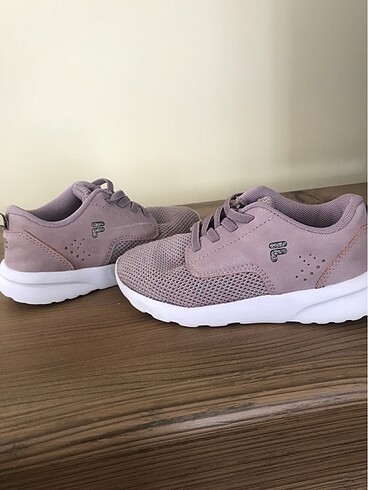 Fila marka 27 numara