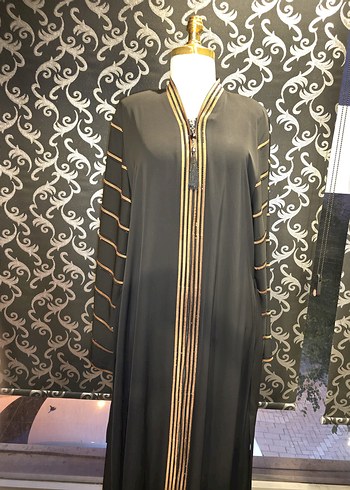 Uzun Kollu Siyah Nakışlı Kadın ferace - Görsel 4