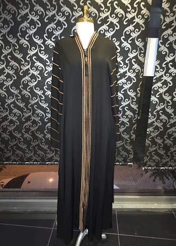 Uzun Kollu Siyah Nakışlı Kadın ferace - Görsel 2