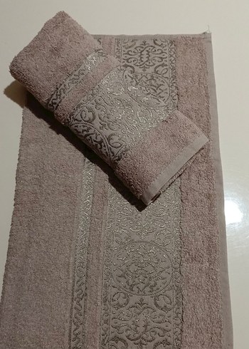 Nakışlı Kahverengi Havlu 2 Adet Fiyatıdır