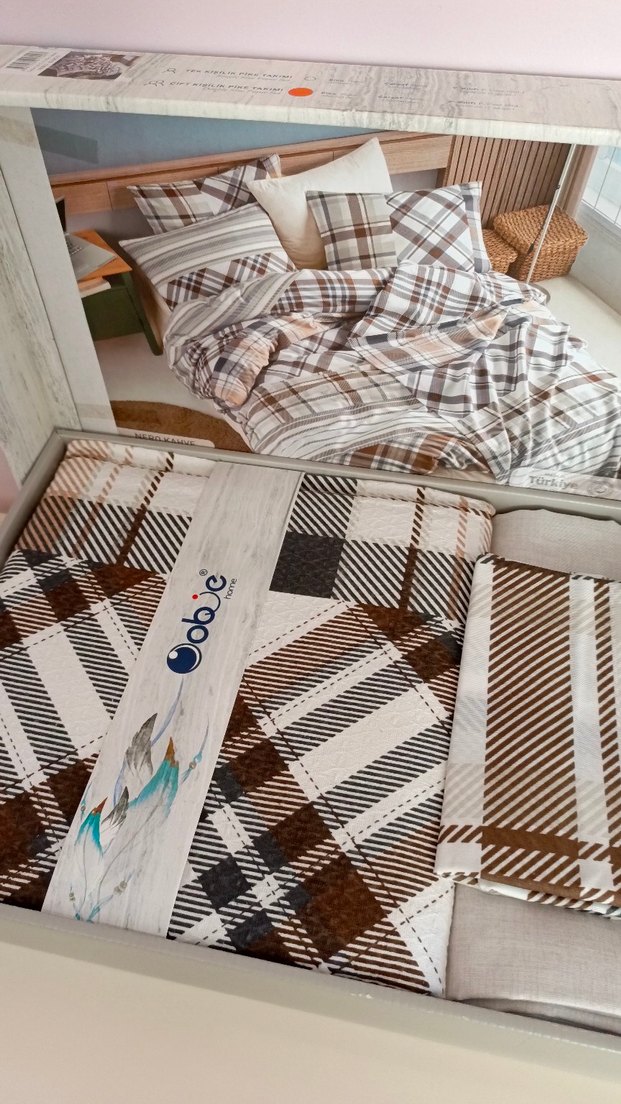 Beyaz ve Gri Ekose Desenli Çift Pike Takımı - Görsel 5