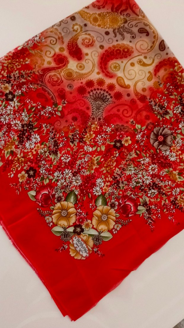 Kırmızı Çiçek Desenli İpek Fular - Görsel 2