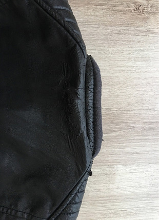 xs Beden siyah Renk Zara marka deri ceket