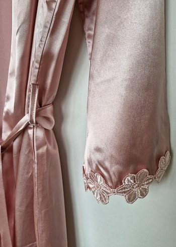 Pembe 4 Parça Saten Gecelik ve Sabahlık Takım - Görsel 4